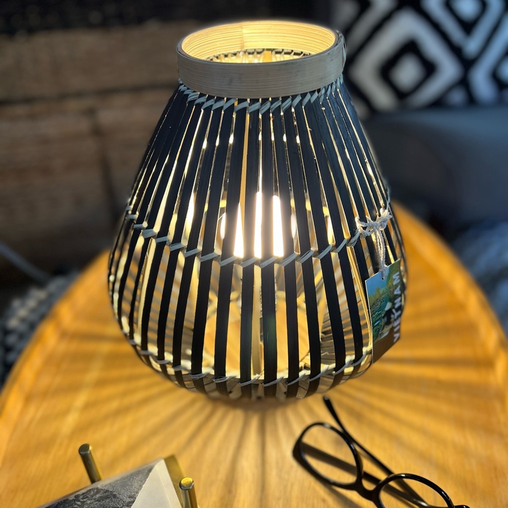 NWT💡Handcrafted Bamboo Lantern Style Table Lamp